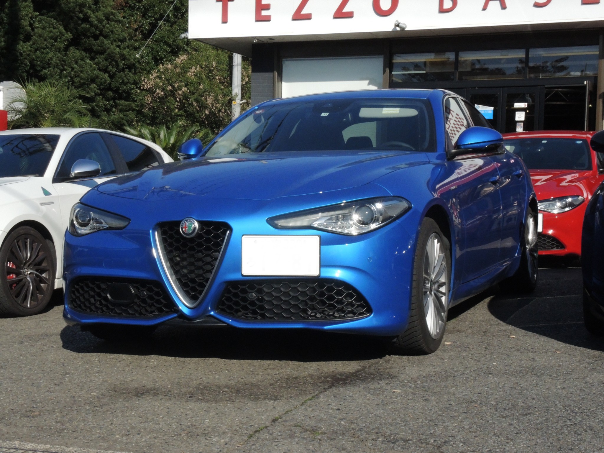 心躍る排気音！ジュリアマフラーとブラックアルマイト加工で